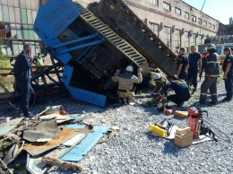 В Харькове рухнул строительный кран: есть пострадавший (фото)