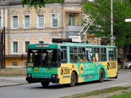 Скандал в днепровском троллейбусе: пассажиры вынуждены слушать мат и дышать никотином
