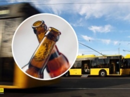 Я за пивом: в Днепре водитель остановил троллейбус и пошел в магазин (видео)