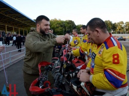 На турнире по мотоболу в Енакиево, победителям награды вручил лично Глава ДНР