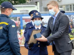 Спасатели Днепропетровщины получили награды по случаю профессионального праздника (ФОТОРЕПОРТАЖ)