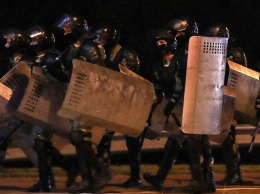 В Минске для разгона протестующих применили водометы