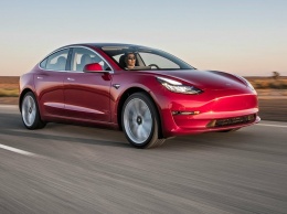 Tesla Model 3 не справилась с тестом на автономное торможение (ВИДЕО)