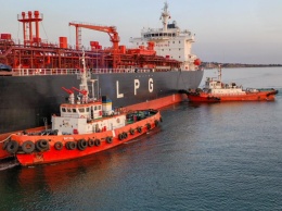 В порту "Южный" буксир помял танкер с 15 тыс. тонн аммиака на борту