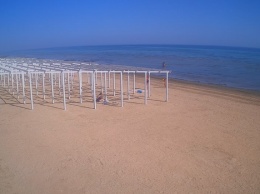 Несмотря на штиль, пляжи пустуют: что сейчас происходит на курортах Азовского моря (ФОТО)