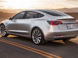 Tesla Model 3 провалила тест на автономное торможение: видео