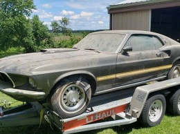 В сарае нашли полностью комплектный спорткар Mustang 1969 года
