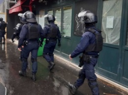 Возле бывшего офиса Charlie Hebdo злоумышленник напал с ножом на прохожих, 4 раненых