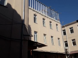 В доме на Успенской началось строительство этажа, который по документам уже существует