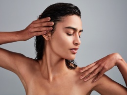 3 правила для сияющей кожи от косметолога Дженнифер Энистон