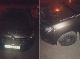 В Никополе водитель Renault снес шлагбаум на АЗС