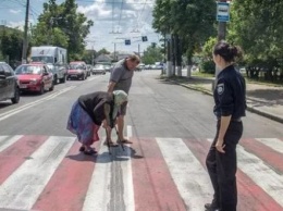 Будто пьяные рисовали: в Одессе дорожники вдоволь "поиздевались" над зеброй