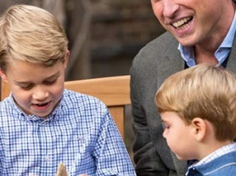 Принц Уильям и Кейт Миддлтон показали новые фото со своими детьми