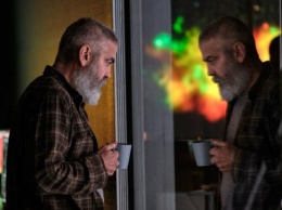Опубликованы первые кадры из новой драмы Джорджа Клуни "Полуночное небо"
