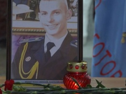 В военном лицее почтили память выпускников, погибших в катастсрофе Ан-26