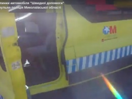 В Николаеве остановили авто, которое перевозило пациента после операции: в патрульной дали объяснение, - ВИДЕО