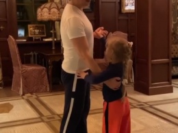 Галкин растрогал сеть танцами с дочерью (Видео)
