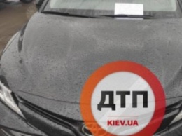 В Киеве "герою парковки" оставили гневное послание: фото