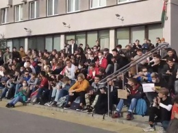 В Беларуси проходят забастовки студентов возле учреждений образования