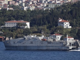 В Черное море вошел скоростной военно-транспортный катамаран ВМС США