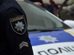 Полицейский из Днепра продавал служебные талоны на топливо жителям города