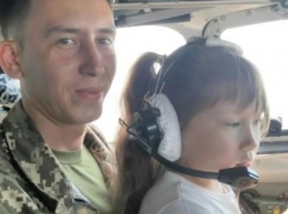 Дочь погибшего в крушении Ан-26 штурмана отказались принимать в школу, разгорелся скандал