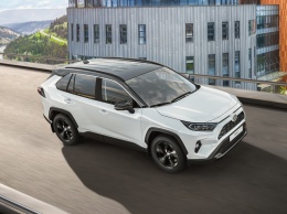 Toyota представила стильную версию RAV4 для России