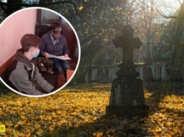 В Черновцах подросток станцевал на могиле: видео с кладбища "залил" в сеть