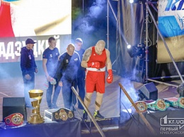 Криворожанин Игорь Шевадзуцкий техническим нокаутом завоевал пятую победу на профессиональном ринге