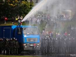 В Минске силовики применили против протестующих водометы