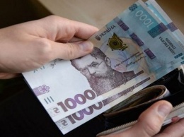 Как в Украине оплачивается работа в выходной, если работник «на окладе»: ответ адвоката