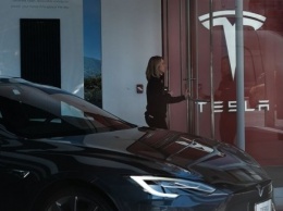 Tesla купит еще одного производителя аккумуляторов