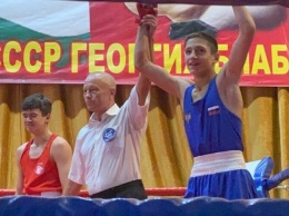 На международном турнире по боксу в Абхазии спортсмены ДНР взяли «золото» и «серебро»