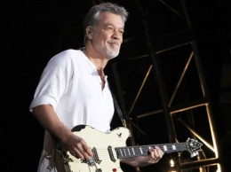 Умер гитарист и основатель американской рок-группы Van Halen