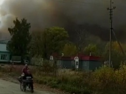Под Рязанью горит военный склад, начались взрывы