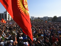 Парламент Кыргызстана начал процедуру импичмента президента Жээнбекова