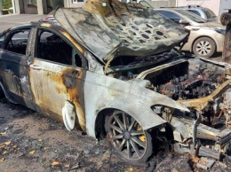 Кандидату в Николаевский горсовет от "Слуги народа" сожгли авто