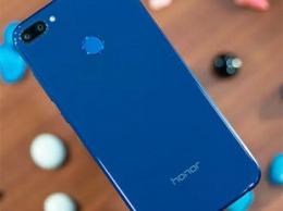 Huawei может продать бренд Honor для обхода санкций США