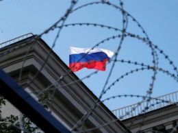 ЕС в понедельник рассмотрит пакет санкций по России за отравления Навального - дипломат