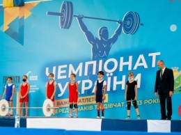 Юноши и девушки покажут свои достижения в тяжелой атлетике на Чемпионате Украины в Павлограде
