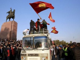 Захваченное протестующими здание парламента Киргизии вернули властям