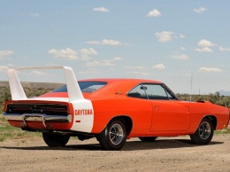 Полностью отреставрированный Plymouth Superbird выставлен на аукцион