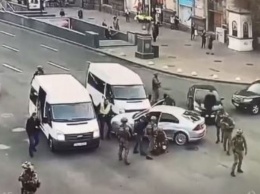 Погоня, стрельба и ДТП на Крещатике: как в Киеве задержали группу грабителей