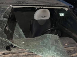 В Лисичанске атаковали автомобиль правозащитницы Ястребовой