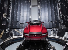 Почти марсоход: электромобиль Tesla Roadster добрался до Красной планеты
