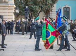 Президент Украины присвоил почетные наименования боевым военным частям Нацгвардии и Госпогранслужбы