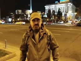 Умер военный, который поджег себя на Крещатике в Киеве