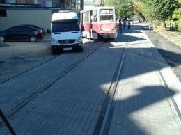 В Николаеве, рассказали причины схождения трамвая с рельс, - ФОТО