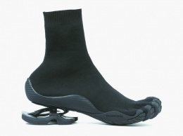 Странная мода: Balenciaga выпустит коллекцию обуви с раздельными пальцами. Фото