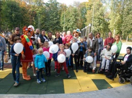 Активисты партии Блока Кернеса провели благотворительную акцию для особенных детей Московского района